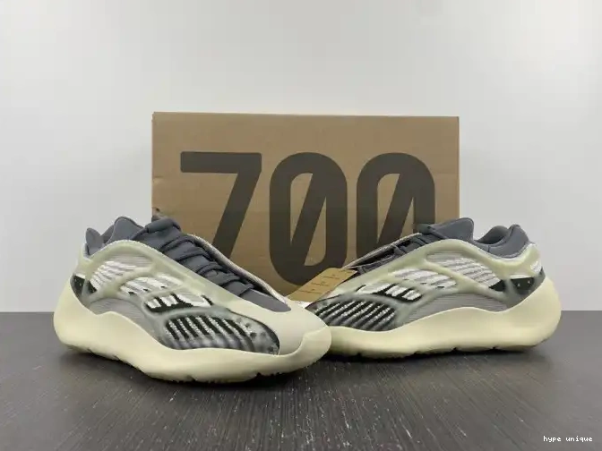 hype ID1674 Adidas Salt Yeezy Fade V3 700 0528